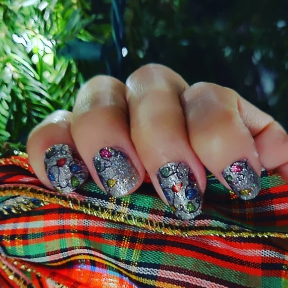 Holiday De-light 💅✨ Color STREET NEW Sealed - Long Lasting Nail Polish Strips - Picture 3 of 3